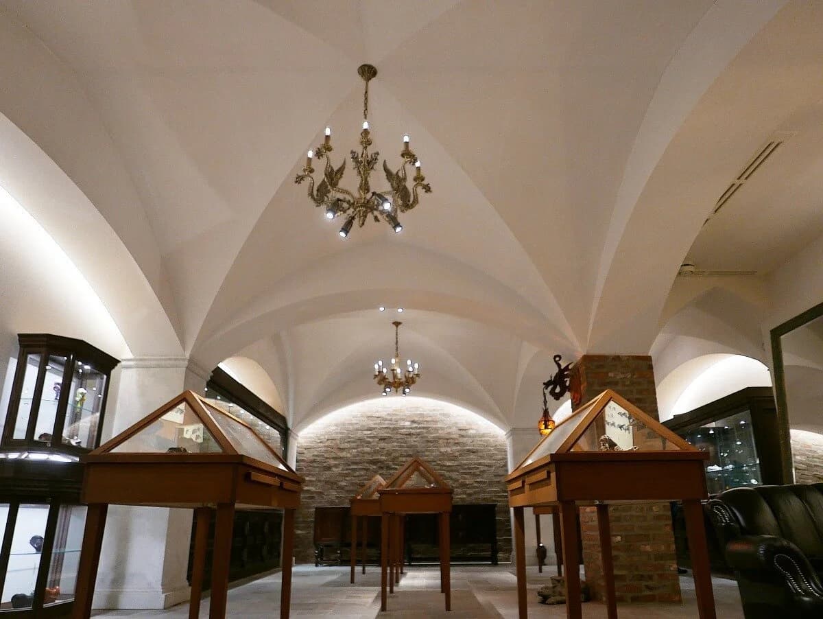 特殊天井装飾施工例 — ジュエリーショップ ヴォールト天井